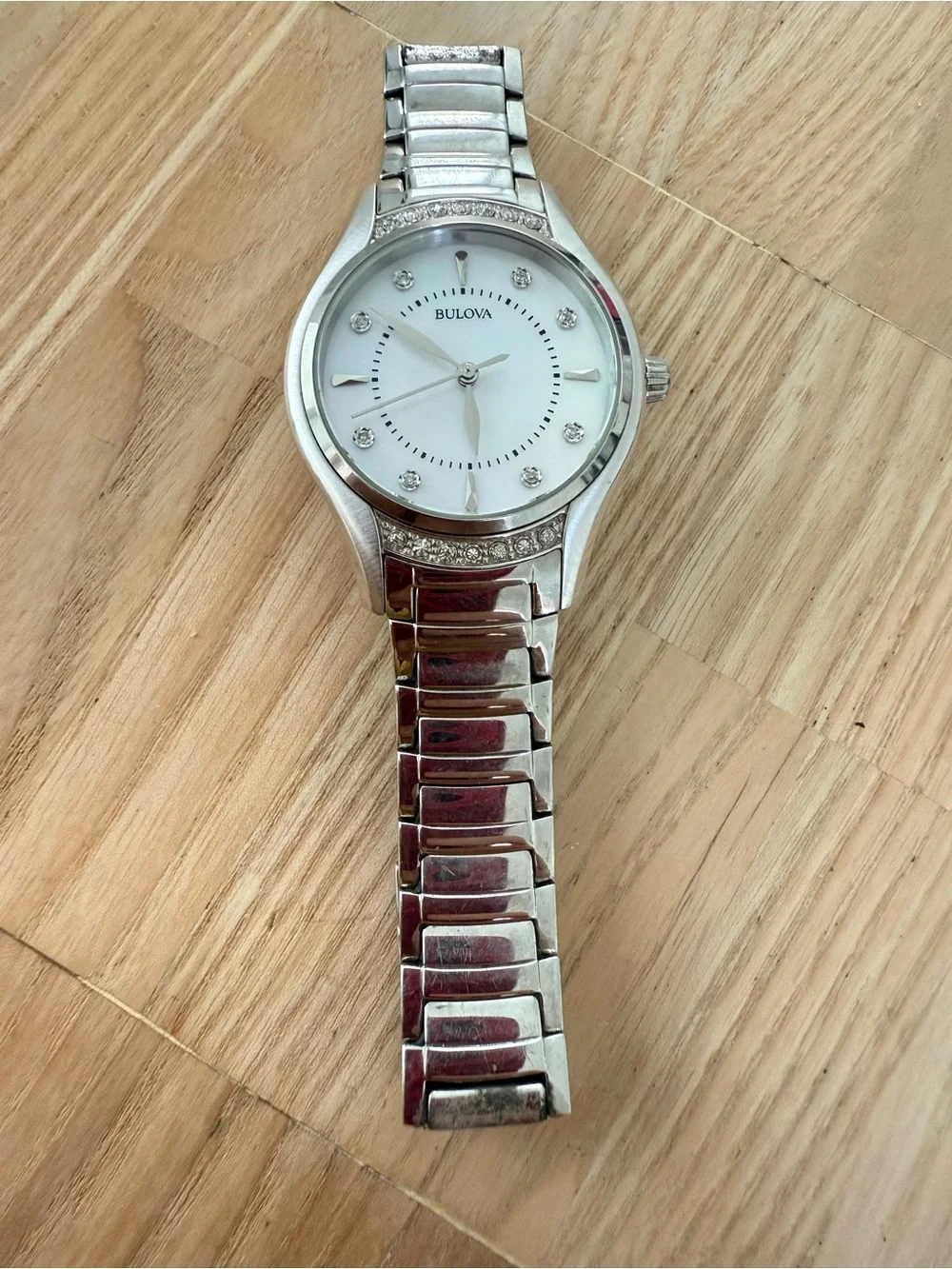 Bulova ladies 96R216 silver tone diamond accented watch NEW BATTERY